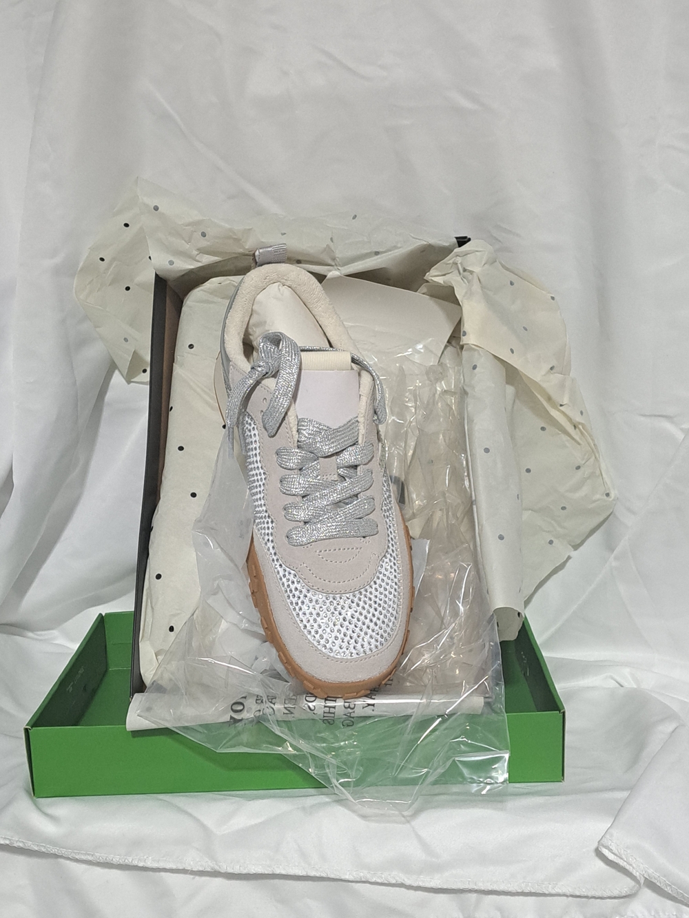 NWT/NIB Kate Spade K's Runner Low-Top Sneaker with Gum Outsole - Picture 2 of 16